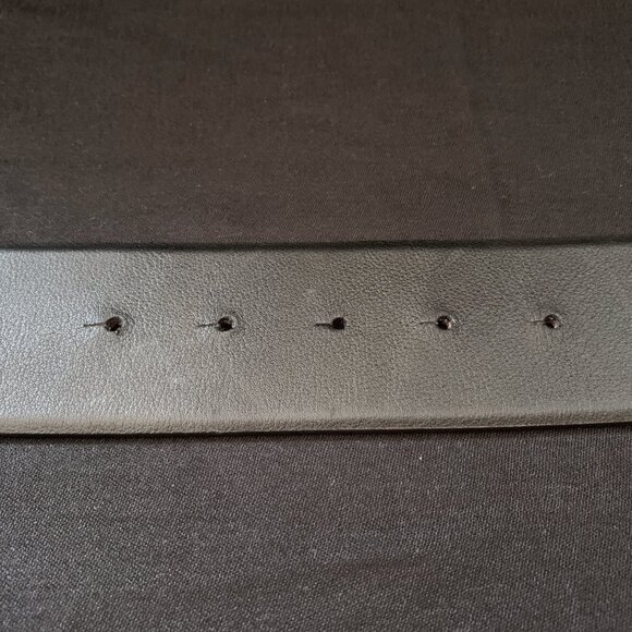 Chanel Black Calfskin Belt Silver CC Buckle (95/38) 2000 - Picture 6 of 14